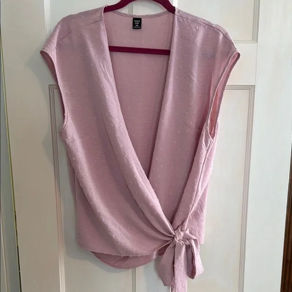 🌸 SHEIN Curve rose pink sleeveless wrap top. Size 1XL. - Picture 2 of 8